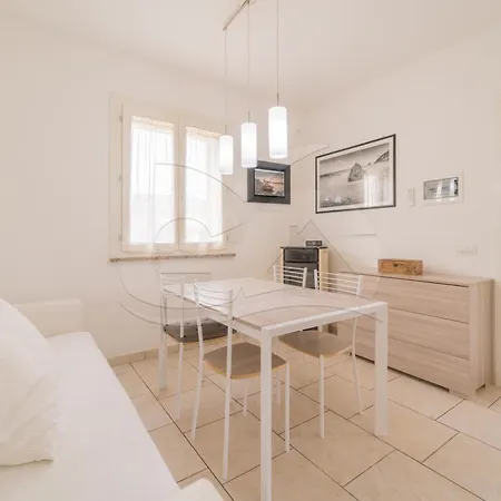 Albero Del Pepe 2 - Goelba 坎普码港