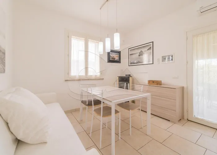 Albero Del Pepe 2 - Goelba Marina di Campo